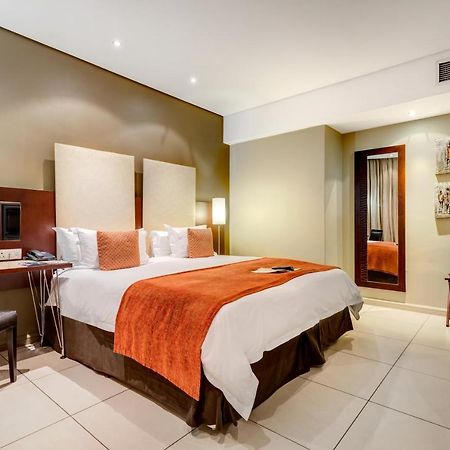 Protea Hotel By Marriott Transit O.R. Tambo Airport Κέμπτον Παρκ Εξωτερικό φωτογραφία