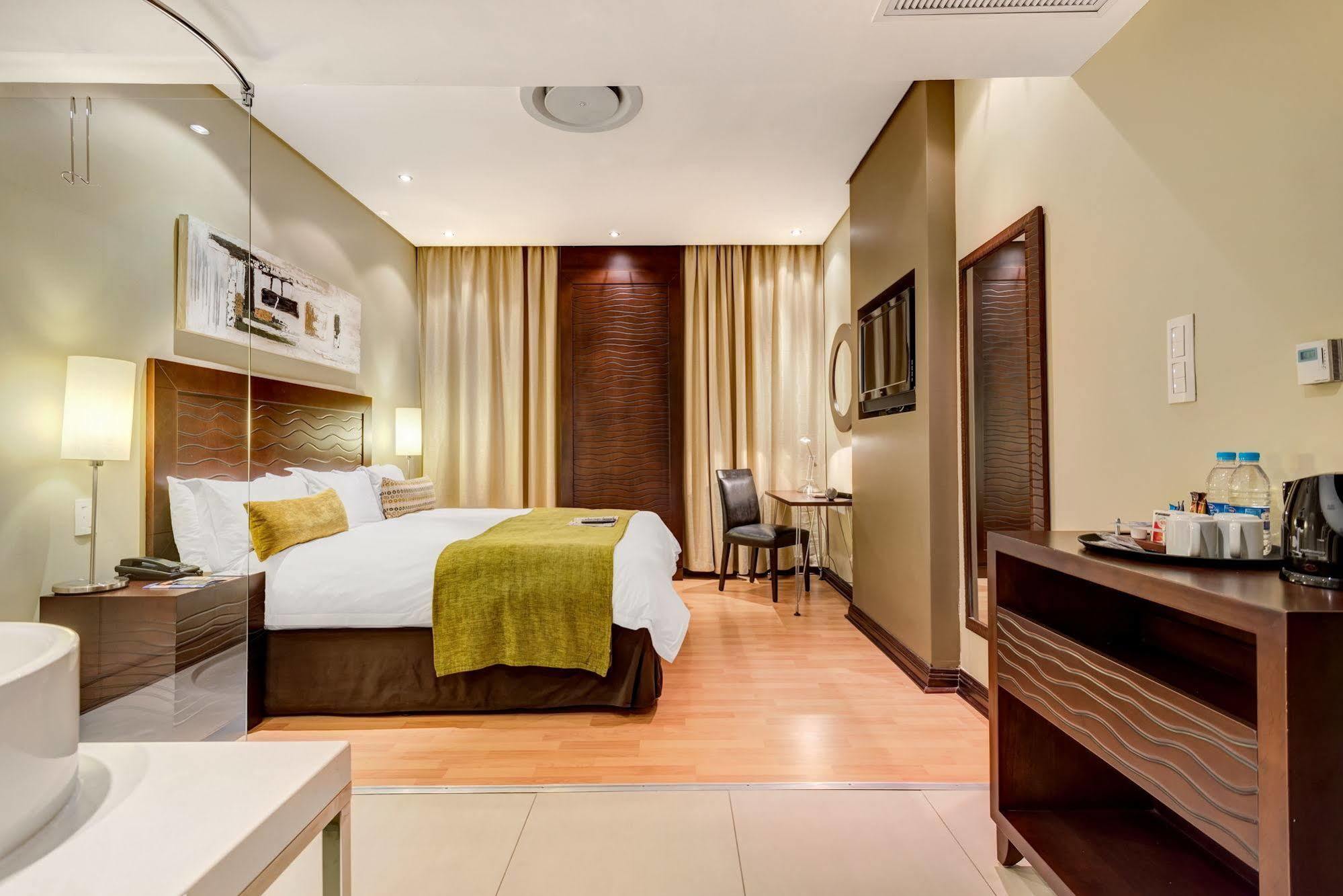 Protea Hotel By Marriott Transit O.R. Tambo Airport Κέμπτον Παρκ Εξωτερικό φωτογραφία
