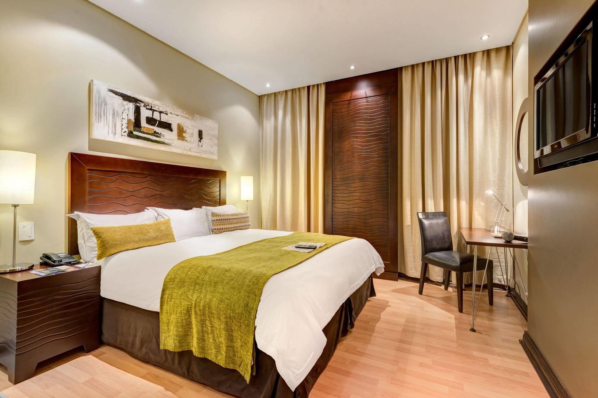 Protea Hotel By Marriott Transit O.R. Tambo Airport Κέμπτον Παρκ Εξωτερικό φωτογραφία
