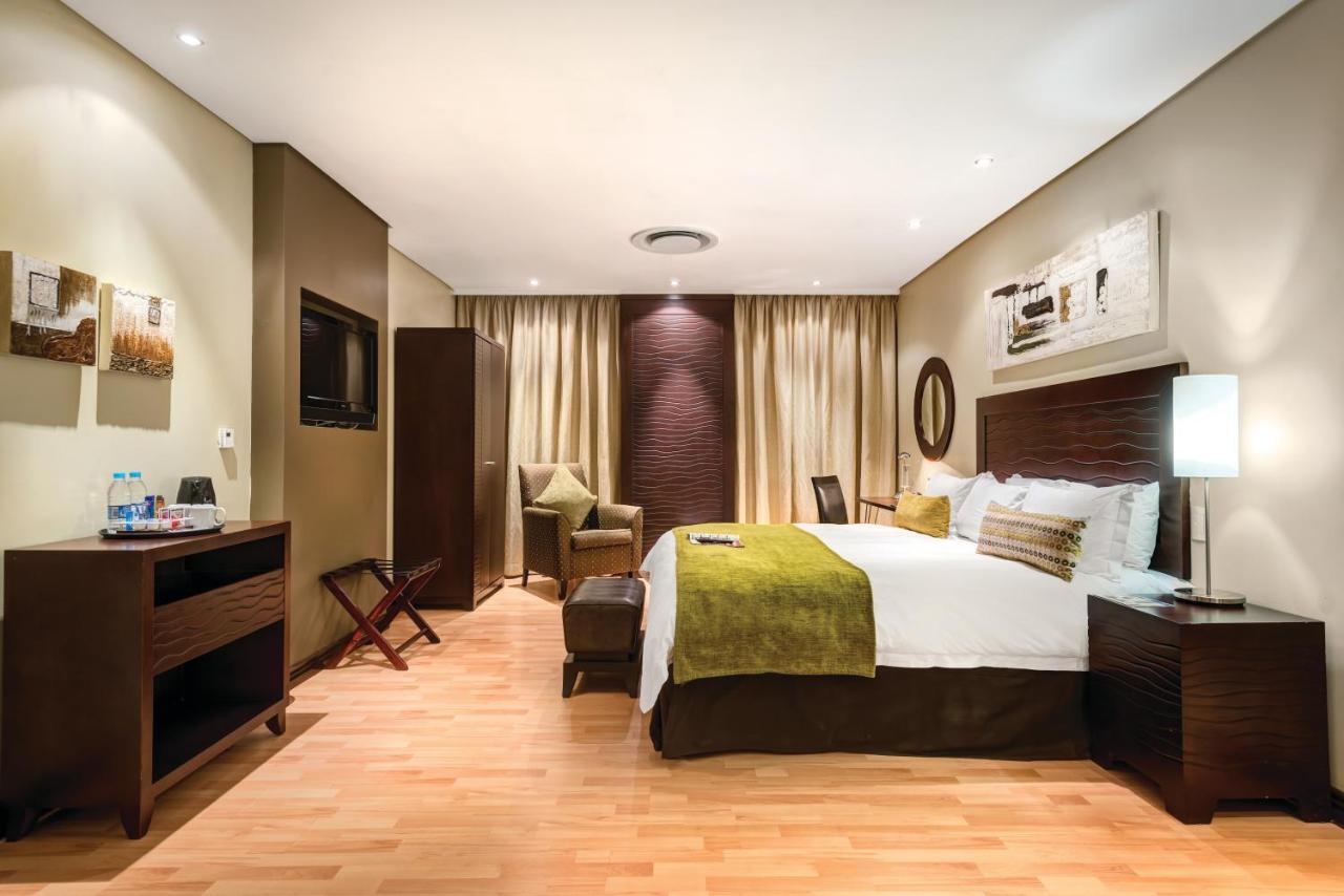Protea Hotel By Marriott Transit O.R. Tambo Airport Κέμπτον Παρκ Εξωτερικό φωτογραφία